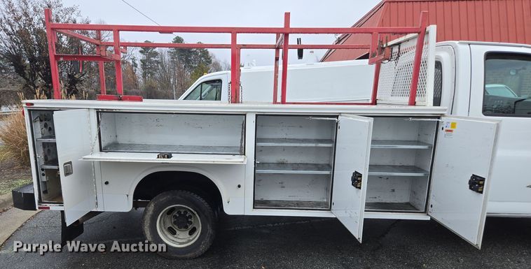 image for item DW1753 2012 Chevrolet Express 4500 utility/ service van