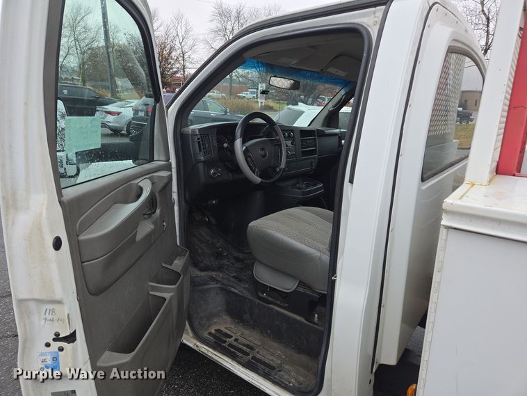 image for item DW1753 2012 Chevrolet Express 4500 utility/ service van