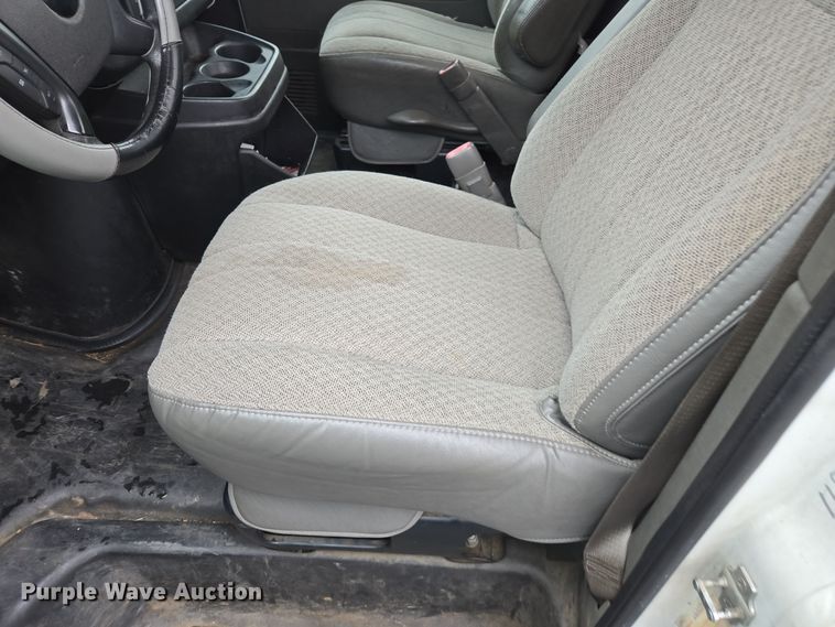 image for item DW1753 2012 Chevrolet Express 4500 utility/ service van