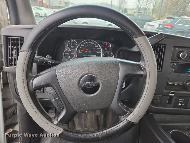 image for item DW1753 2012 Chevrolet Express 4500 utility/ service van