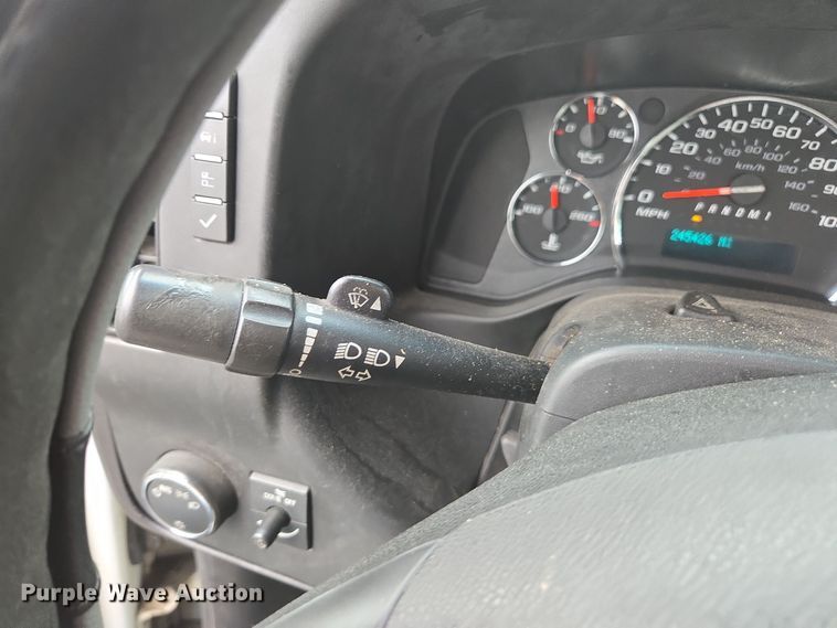 image for item DW1753 2012 Chevrolet Express 4500 utility/ service van