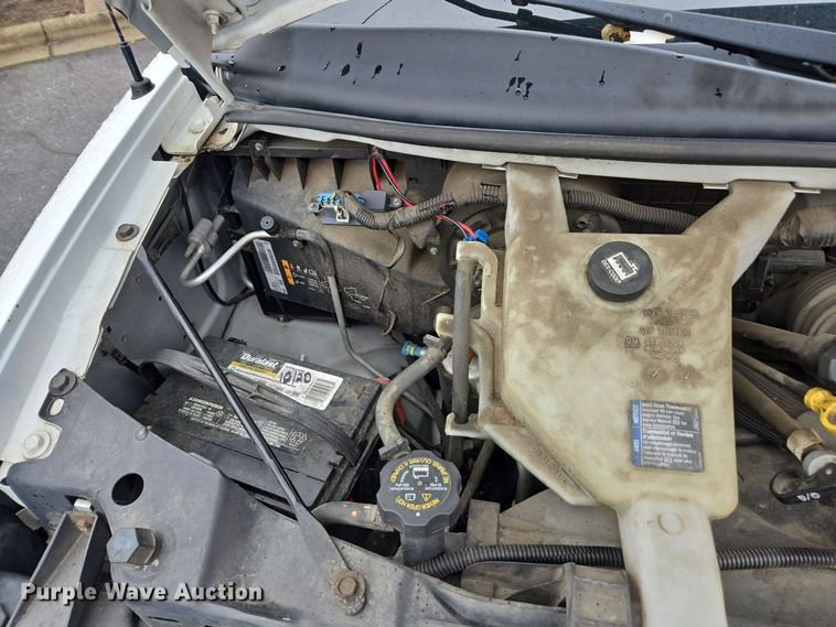 image for item DW1753 2012 Chevrolet Express 4500 utility/ service van