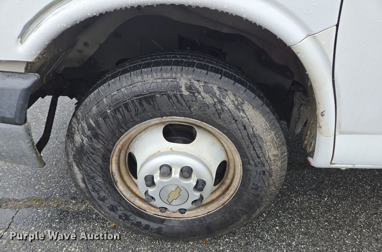 image for item DW1753 2012 Chevrolet Express 4500 utility/ service van