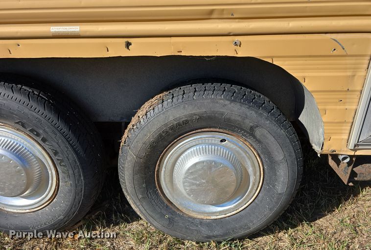 image for item DW3907 1978 Prowler camper