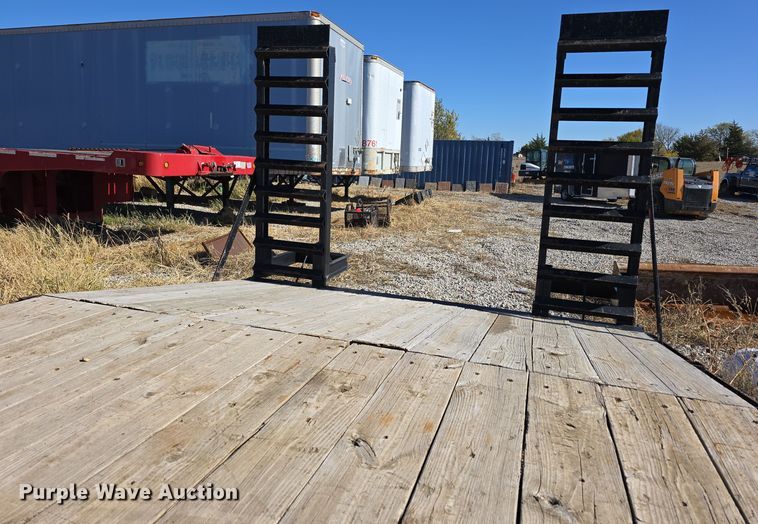 image for item DW3915 2015 Kaufman equipment trailer