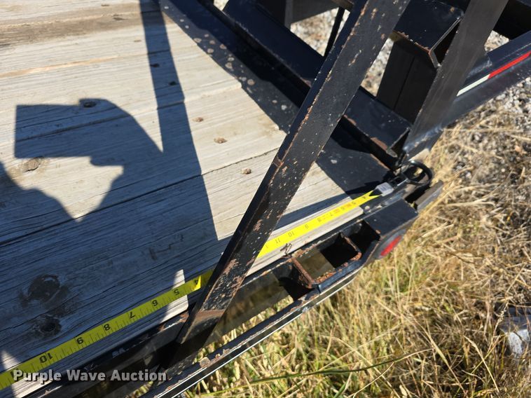 image for item DW3915 2015 Kaufman equipment trailer