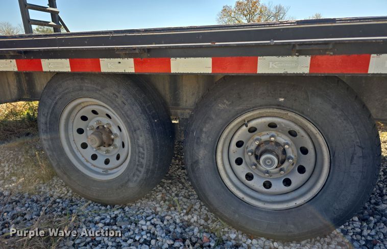 image for item DW3915 2015 Kaufman equipment trailer