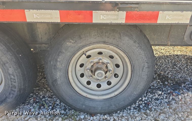 image for item DW3915 2015 Kaufman equipment trailer