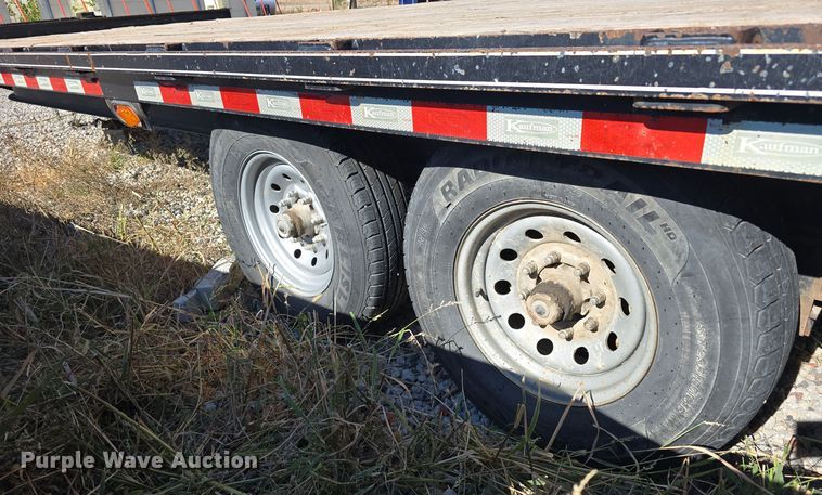 image for item DW3915 2015 Kaufman equipment trailer