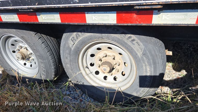 image for item DW3915 2015 Kaufman equipment trailer