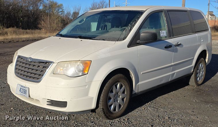 image for item DW3997 2008 Chrysler Town & Country van