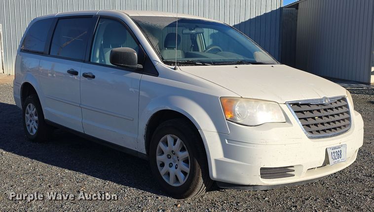 image for item DW3997 2008 Chrysler Town & Country van