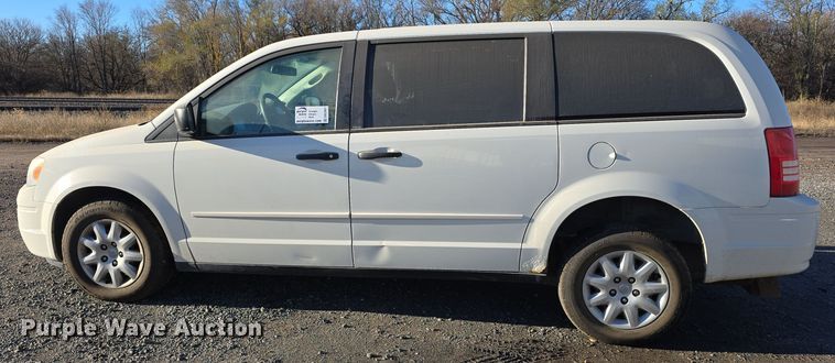 image for item DW3997 2008 Chrysler Town & Country van