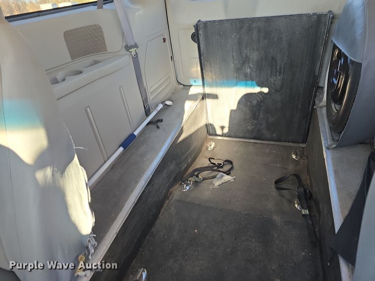 image for item DW3997 2008 Chrysler Town & Country van