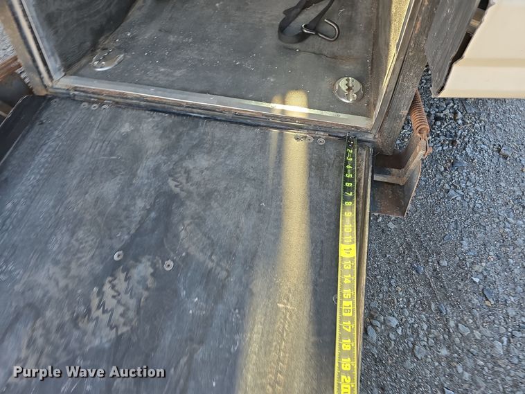 image for item DW3997 2008 Chrysler Town & Country van