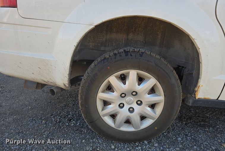 image for item DW3997 2008 Chrysler Town & Country van