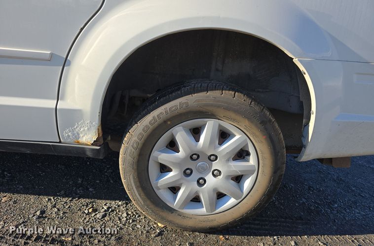 image for item DW3997 2008 Chrysler Town & Country van