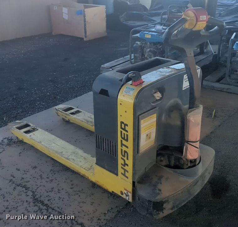 image for item DW5047 Hyster W40Z pallet jack
