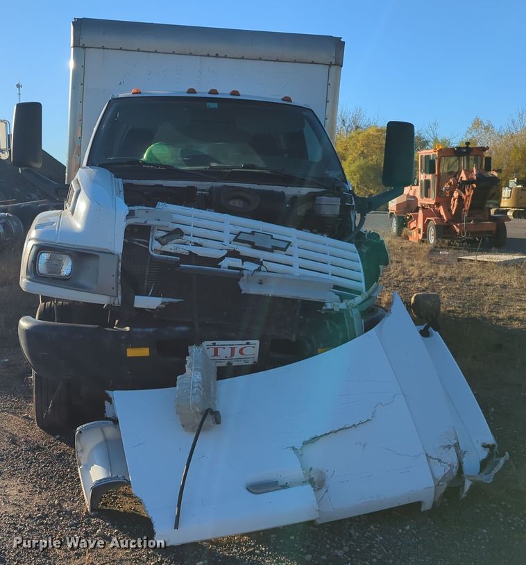 image for item DW5060 2004 Chevrolet C4500 box truck