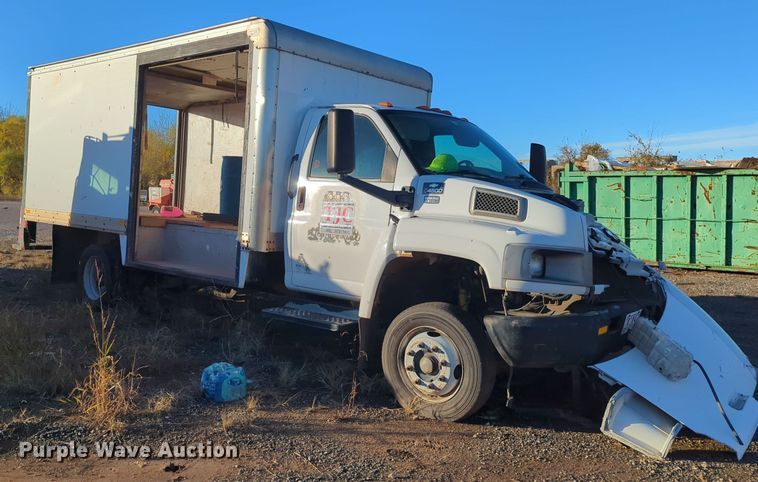 image for item DW5060 2004 Chevrolet C4500 box truck