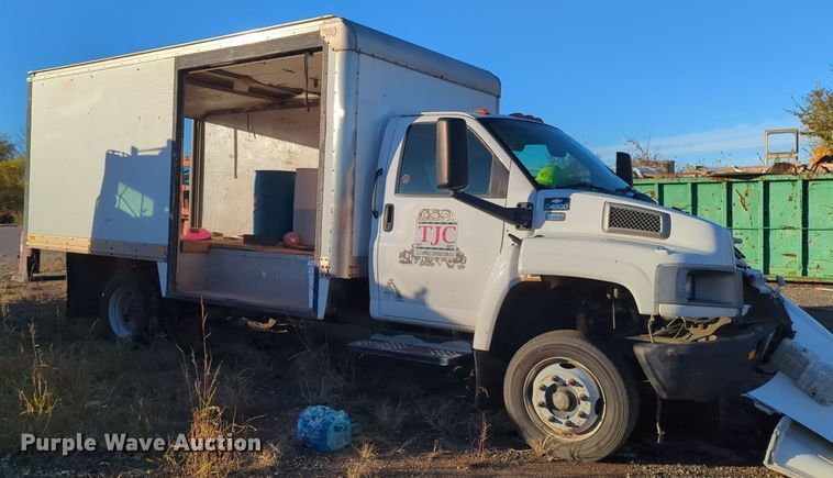 image for item DW5060 2004 Chevrolet C4500 box truck