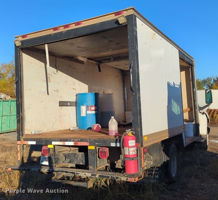 image for item DW5060 2004 Chevrolet C4500 box truck