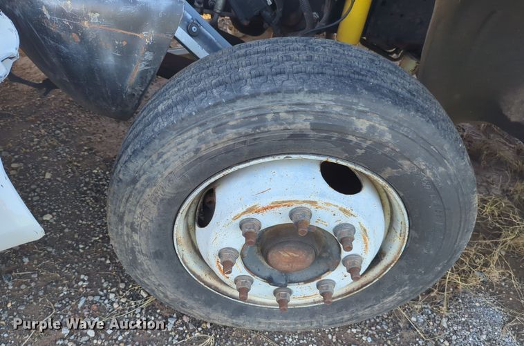 image for item DW5060 2004 Chevrolet C4500 box truck