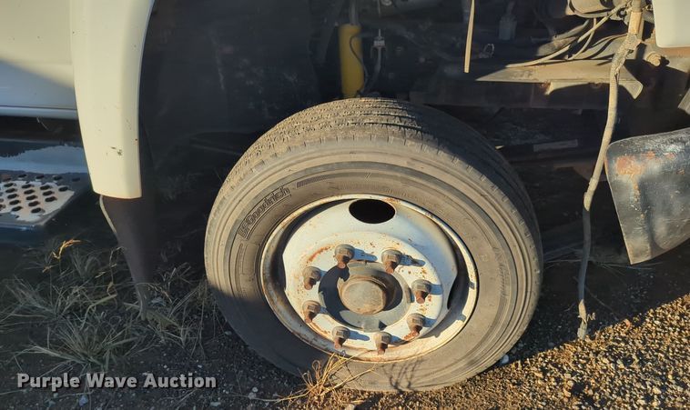 image for item DW5060 2004 Chevrolet C4500 box truck