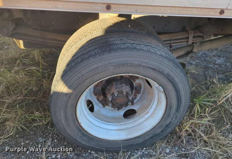 image for item DW5060 2004 Chevrolet C4500 box truck