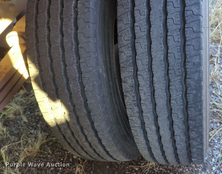 image for item DW5060 2004 Chevrolet C4500 box truck