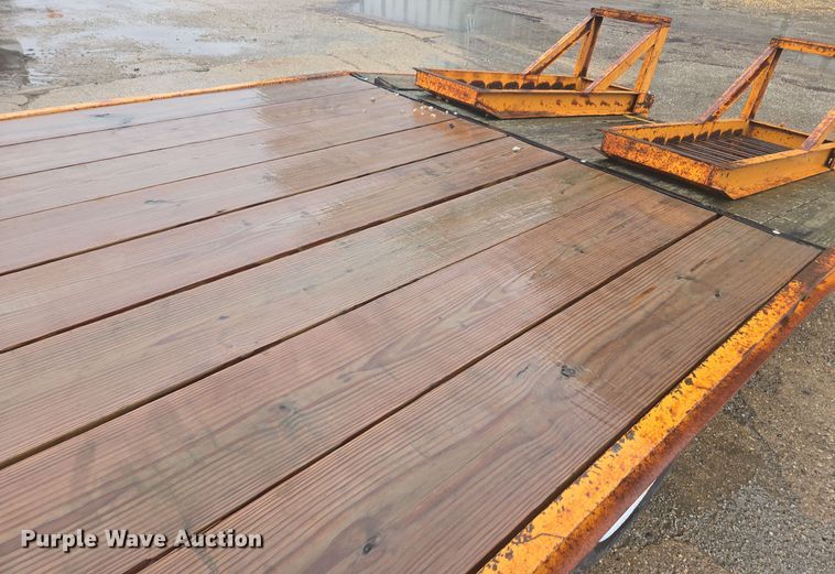 image for item DX1571 2009 Econoline equipment trailer