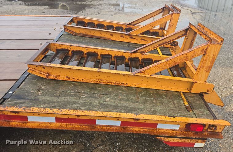 image for item DX1571 2009 Econoline equipment trailer