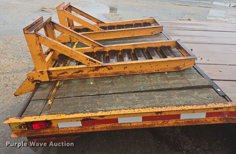 image for item DX1571 2009 Econoline equipment trailer