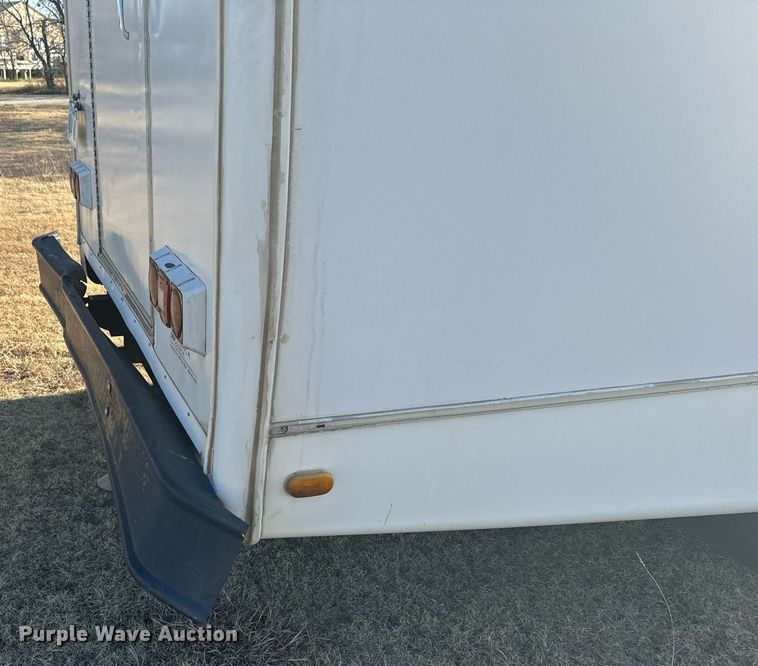 image for item DX3832 1995 Ford Econoline E350 shuttle bus