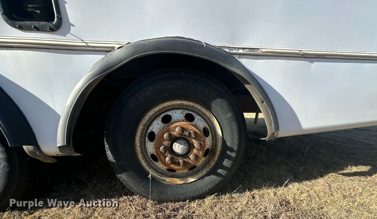 image for item DX3832 1995 Ford Econoline E350 shuttle bus