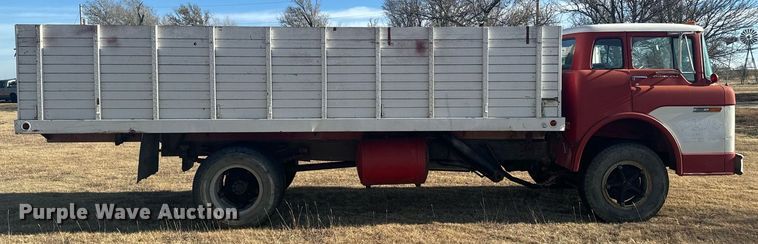 image for item DX3833 1970 Ford C700 grain truck