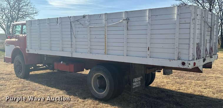 image for item DX3833 1970 Ford C700 grain truck