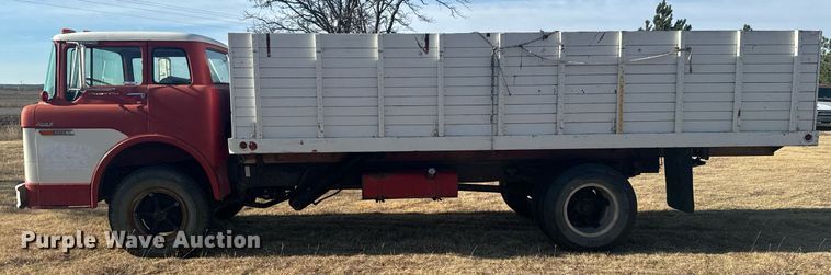 image for item DX3833 1970 Ford C700 grain truck