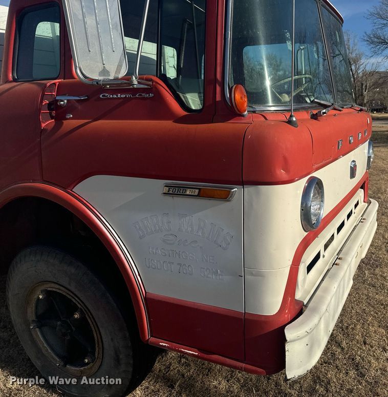 image for item DX3833 1970 Ford C700 grain truck