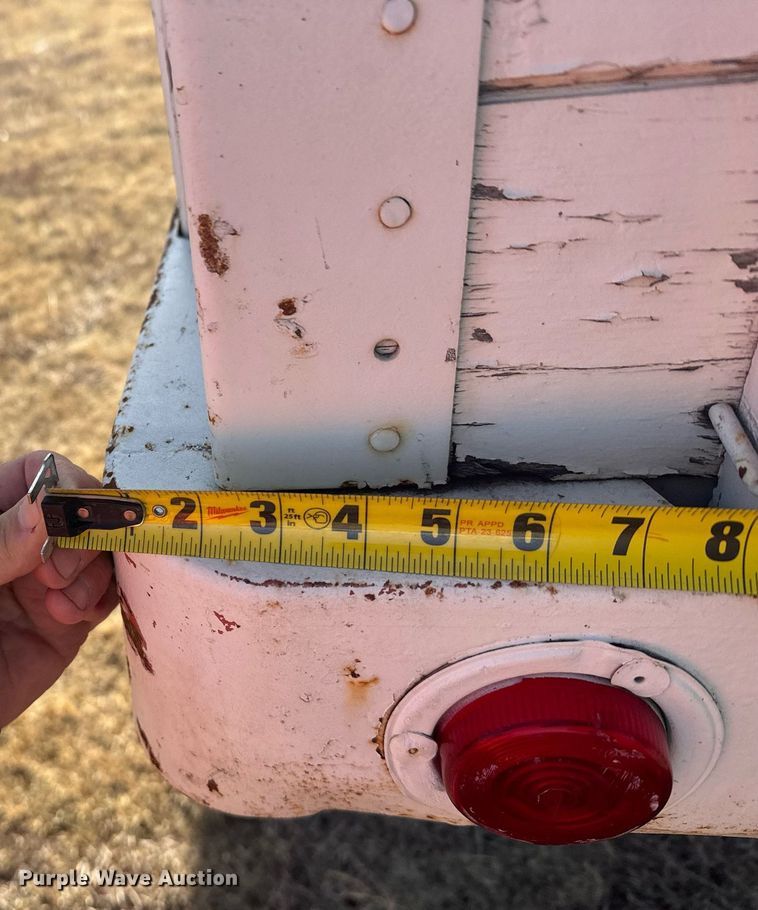 image for item DX3833 1970 Ford C700 grain truck