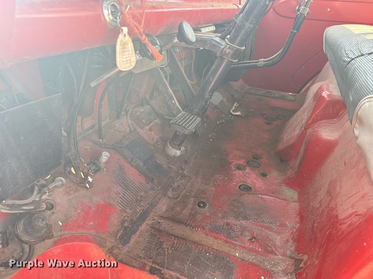 image for item DX3833 1970 Ford C700 grain truck