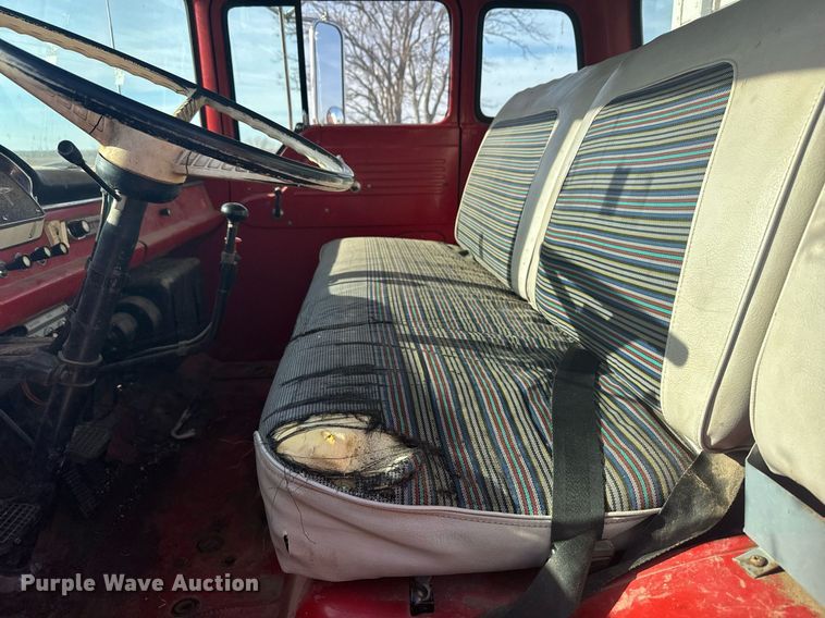 image for item DX3833 1970 Ford C700 grain truck