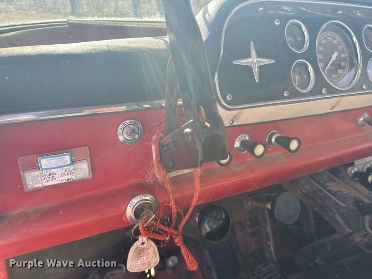 image for item DX3833 1970 Ford C700 grain truck