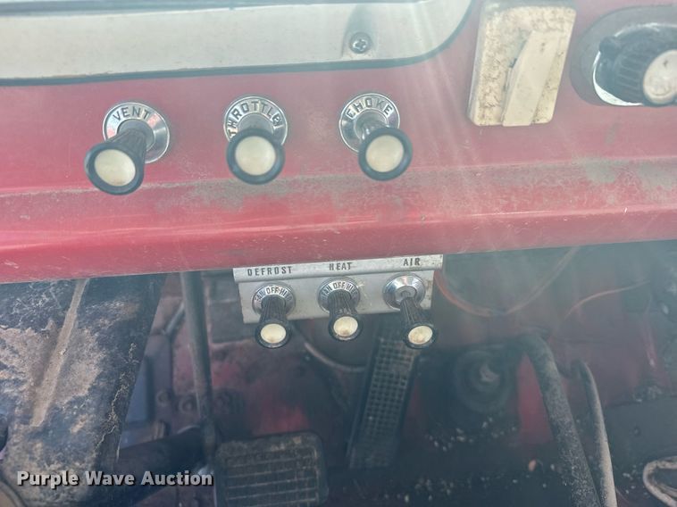 image for item DX3833 1970 Ford C700 grain truck