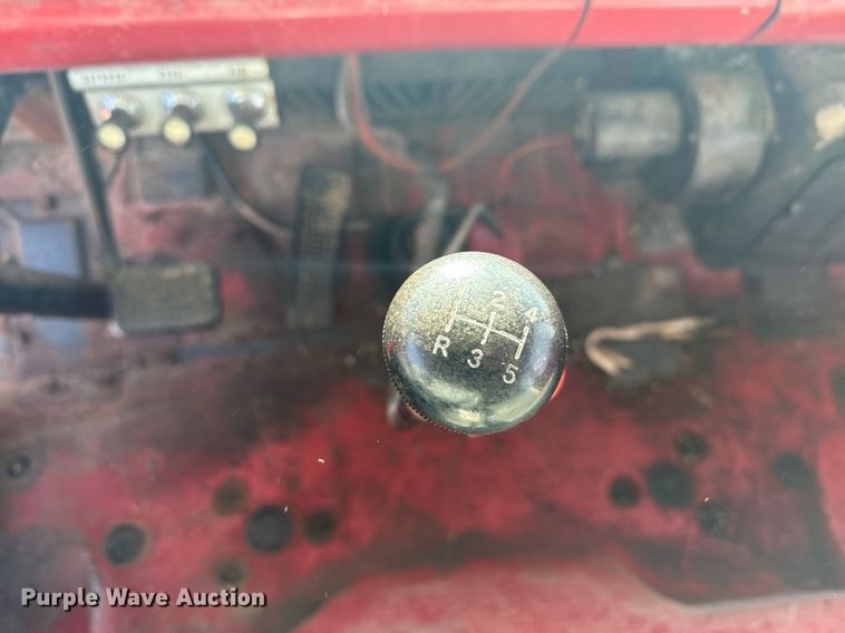 image for item DX3833 1970 Ford C700 grain truck