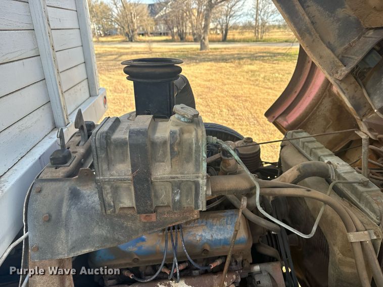 image for item DX3833 1970 Ford C700 grain truck