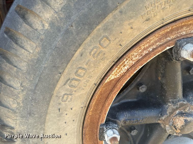 image for item DX3833 1970 Ford C700 grain truck