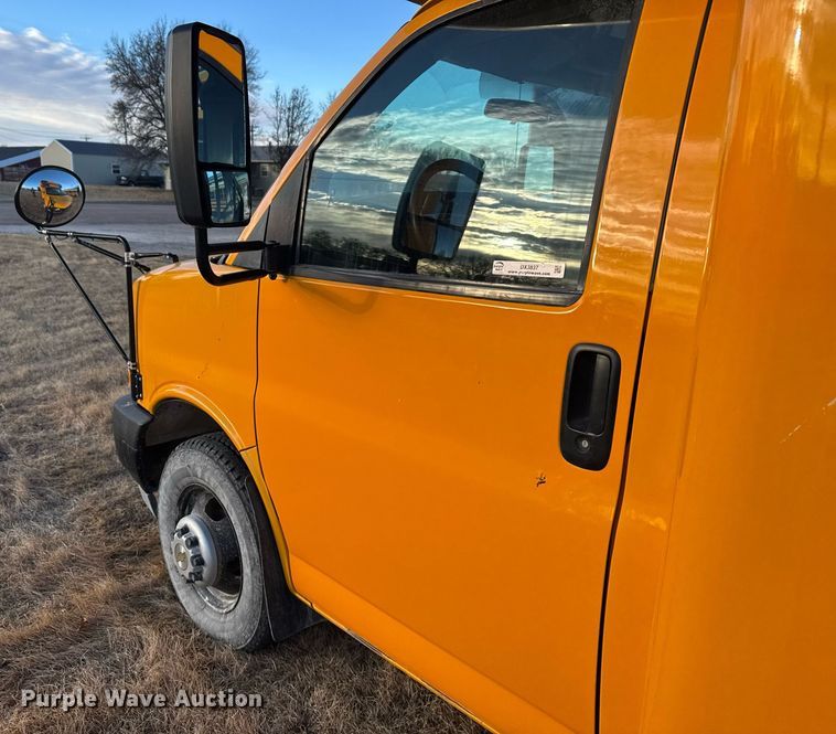 image for item DX3837 2008 Chevrolet Express G3500 school bus