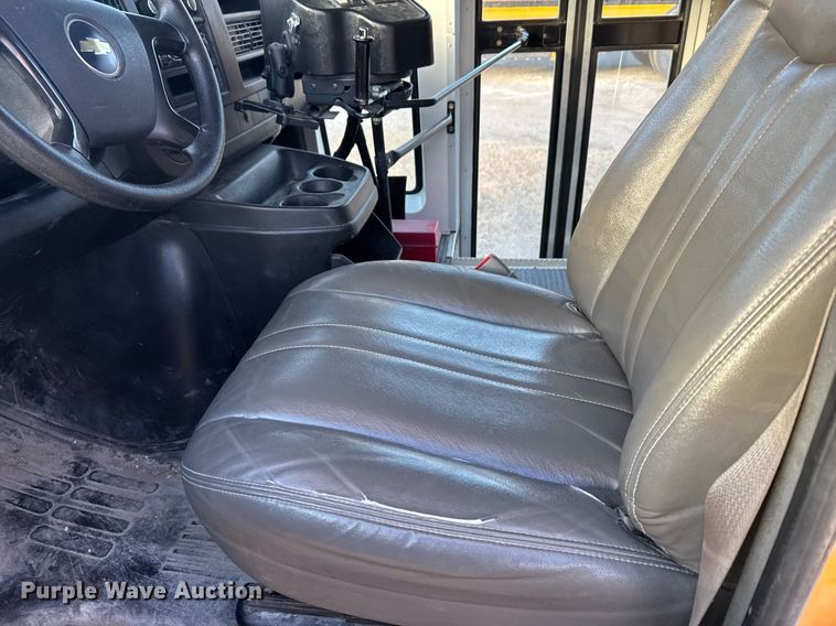 image for item DX3837 2008 Chevrolet Express G3500 school bus