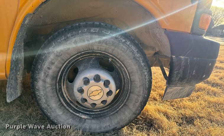 image for item DX3837 2008 Chevrolet Express G3500 school bus